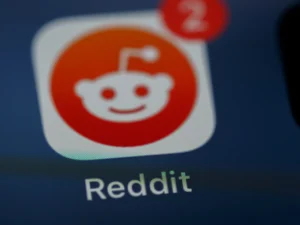 drive website traffic from reddit